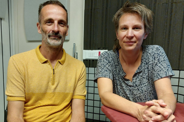 Režiserka in plesalec: Svet postaja prehiter – zakaj se je dobro upočasniti?